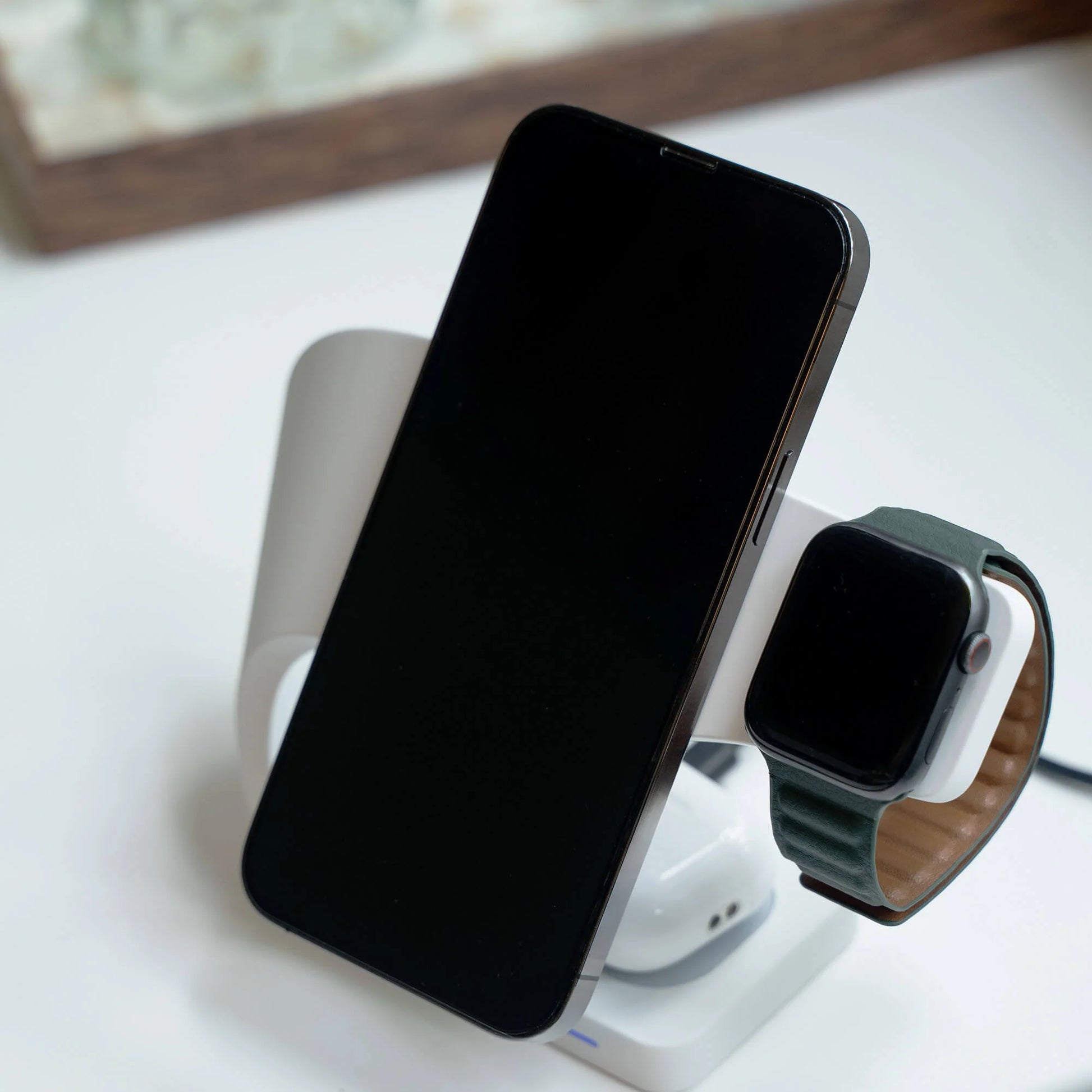 The Simpli MagSafe Charger – Effortless, Fast Charging with Magnetic Precision