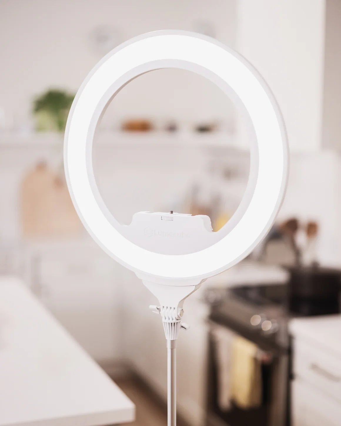 The cordless ring light pro white 18 - inch edge - lit led ring light is a versatile lighting tool that provides a bright and even illumination for various photography and videography needs. - Dymand